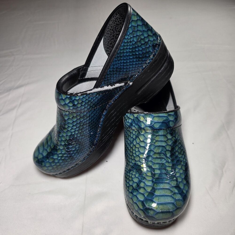 Dansko Clog Shoes Womens Size 38 Blue Green Snakeskin Patent Leather Comfort
